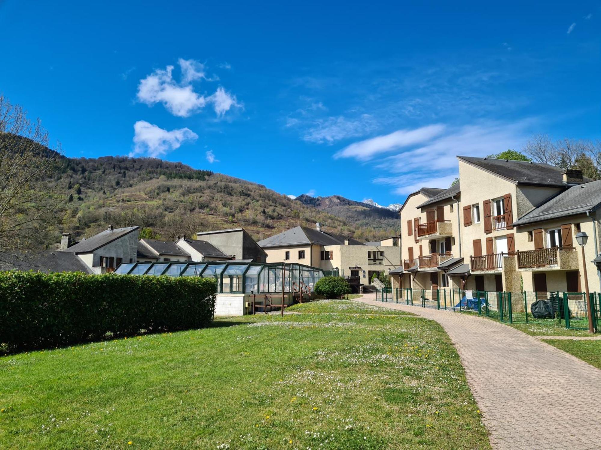 Escapade Montagne En Famille, Appartement Cosy Avec Piscine Couverte Bielle Exterior photo